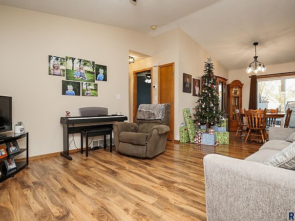 4th image of 6040 W Jordan Ct