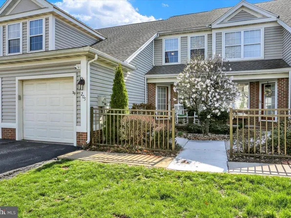 205 Oak Hill Ln, Wyomissing, PA 19610