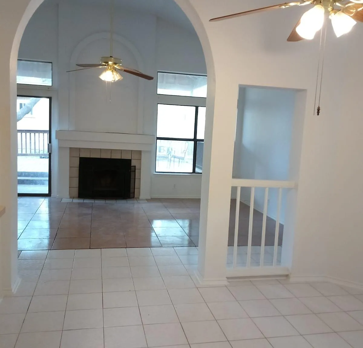 3 bed, 1270 sqft, $1,450 — Photo 2