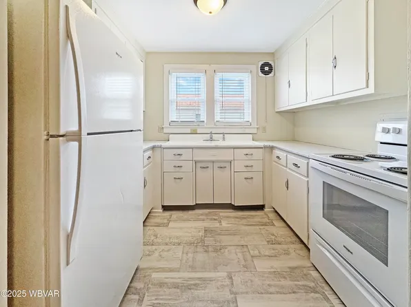 1737 E 3rd St APT 2B, Williamsport, PA 17701