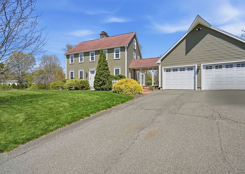 1st image of 32 Rolling Meadow Ln