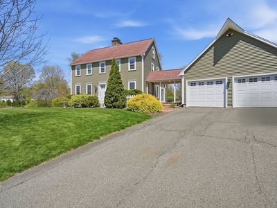 32 Rolling Meadow Ln, East Longmeadow, MA, 01028
