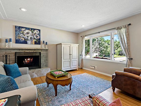 3rd image of 6017 Birchcrest Dr