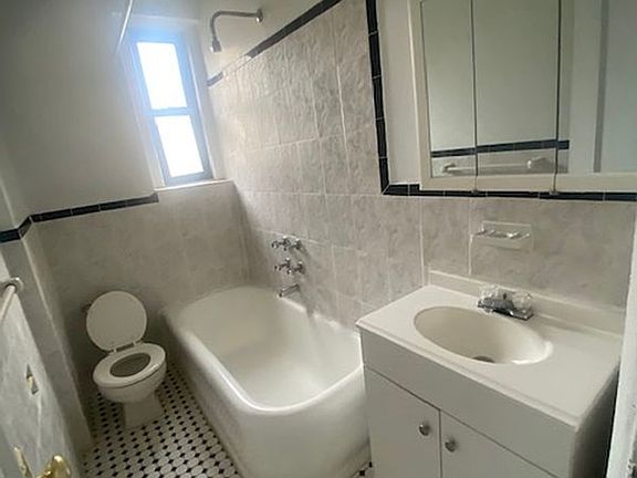 3rd image of 40 Sherman Ave APT A5