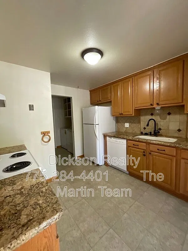 2 bed, 1.5 bath, 1107 sqft, $2,000 — Photo 3