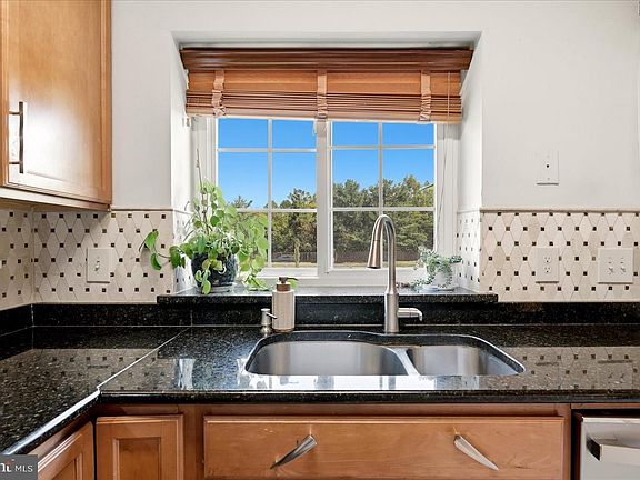 4th image of 3029 McMaster Ct