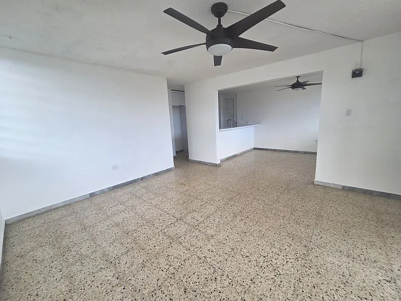 3 bed, 1.0 bath, 1200 sqft, $1,500 — Photo 3