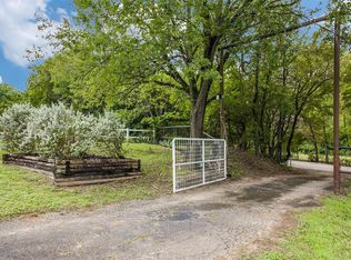 862 Nokomis Rd, Lancaster, TX 75146