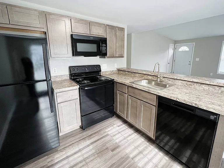 Woodhills Apartments — Photo 68