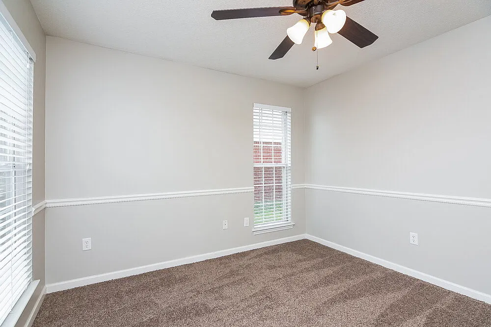 4 bed, 2.0 bath, 2077 sqft, $2,145 — Photo 4