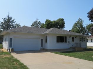 304 W Meadow Ln, Marshalltown, IA 50158