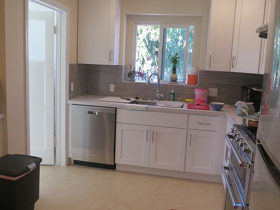 4th image of 10817 Farragut Dr