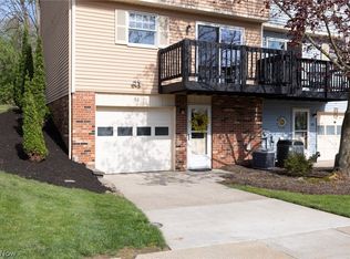 91 Quaker Ridge Dr, Akron, OH 44313