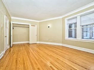 2755 W Arthur Ave #3, Chicago, IL 60645