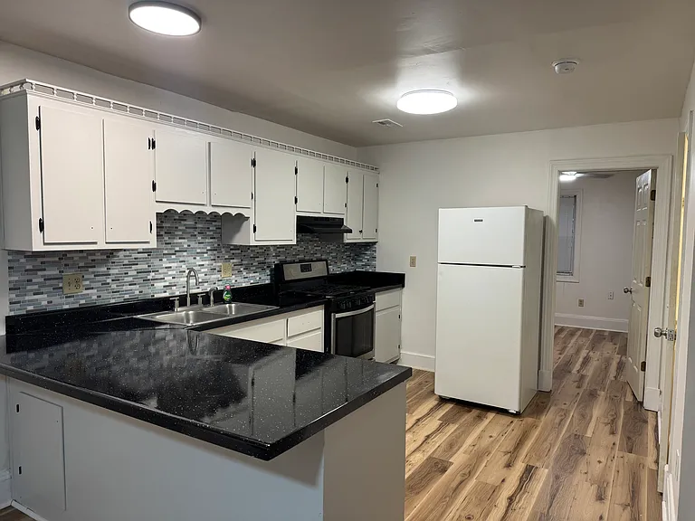 161 Lakeview Park Rd #B — Photo 5