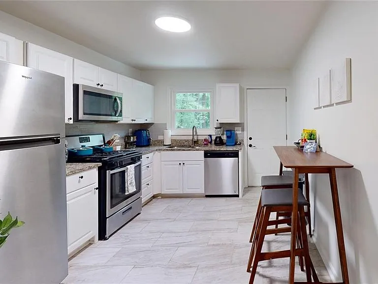 1360 Willivee Dr — Photo 5