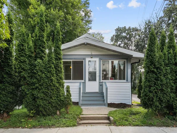 992 Hatch Ave, Saint Paul, MN 55103
