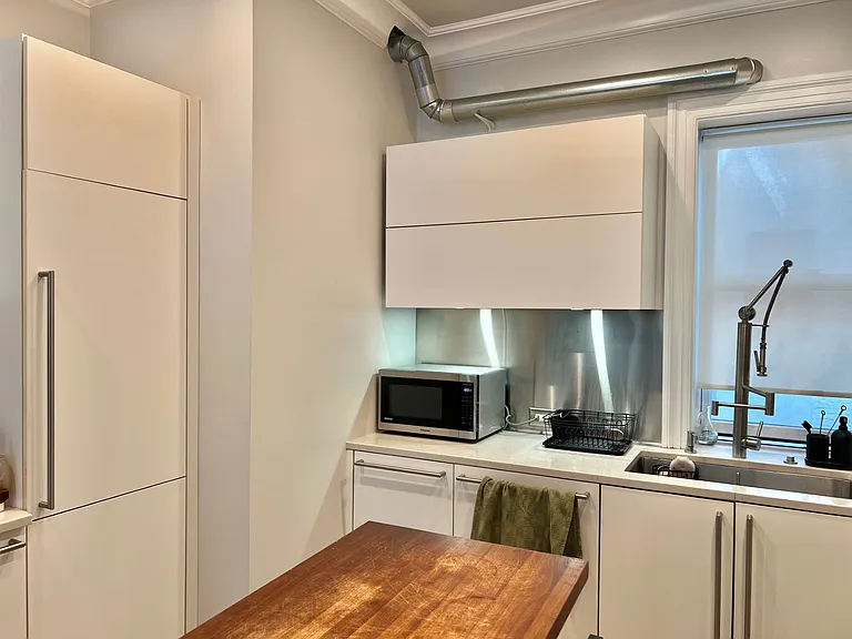 1060 Beacon St #6 — Photo 3