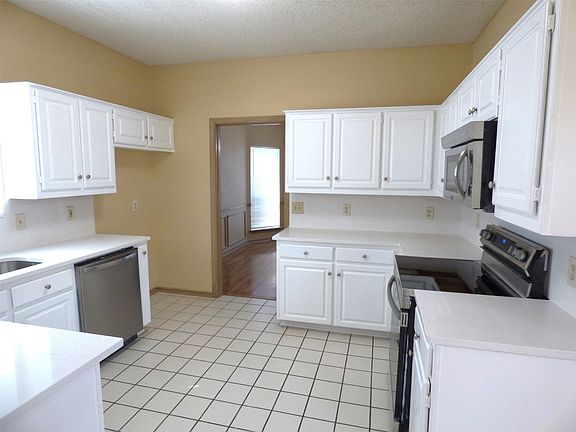 4th image of 3918 Alto Ave