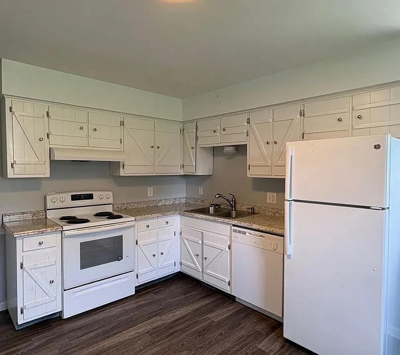 32 S Germantown Road