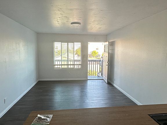 4th image of 3010 Glendora St #E