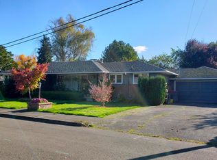 470 SW Chapman St, Sheridan, OR 97378