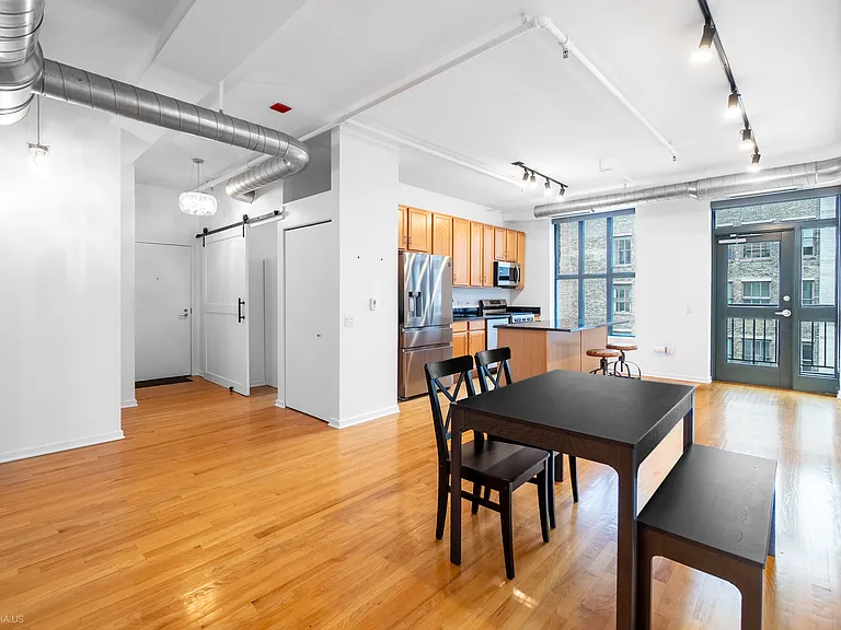 6 E Monroe St #1503 — Photo 4
