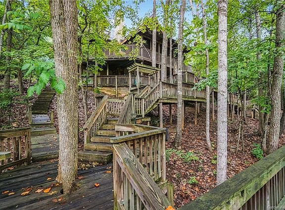 3rd image of 106 McNaron Ln