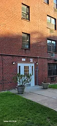 11 Gates Avenue, #A