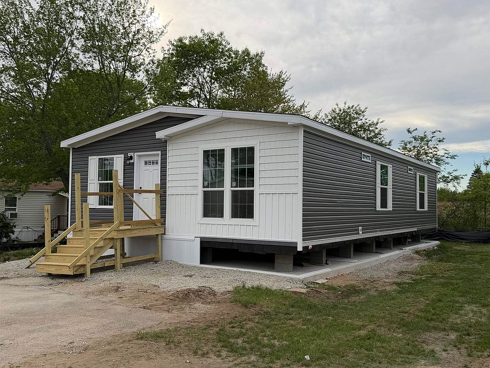1st image of 19 WEST Lane