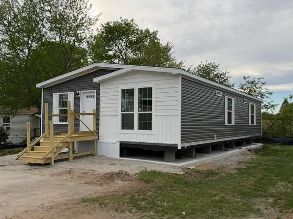 19 WEST Lane, Rochester, NH 03867