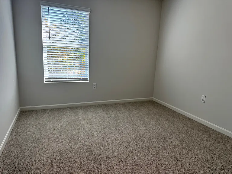 567 Stoneybrook Dr — Photo 16