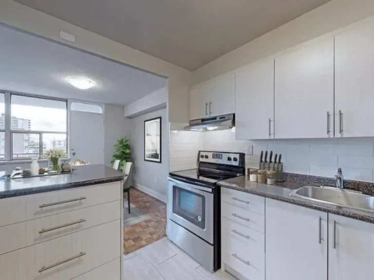 1251 King St W — Photo 19