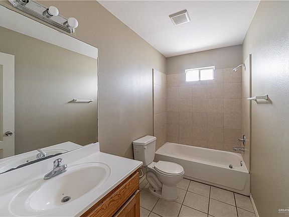 4th image of 113 N Linares St