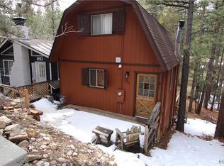 323 Hilltop Ln, Big Bear City, CA 92314