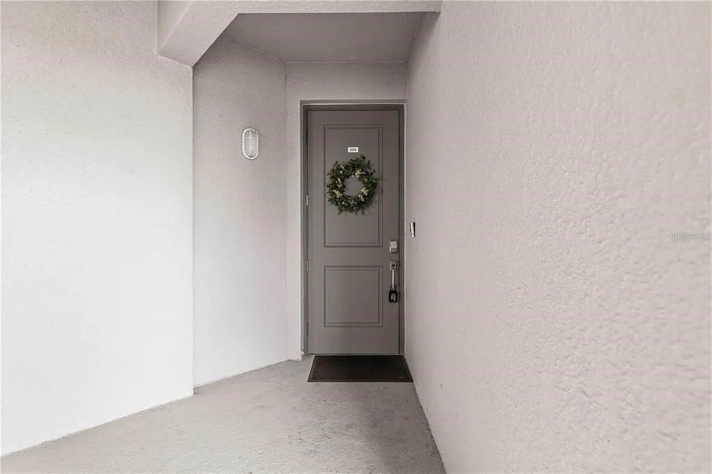 3 bed, 2.0 bath, 1313 sqft, $5,000 — Photo 3
