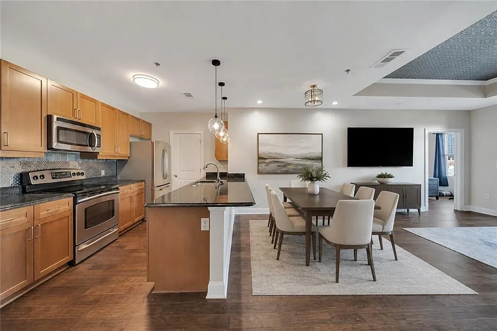 2 bed, 2.0 bath, 1275 sqft, $2,800 — Photo 2