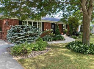 1214 N Green Grove Rd, Appleton, WI 54911