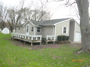 511 N Douglas St, Villa Grove, IL 61956