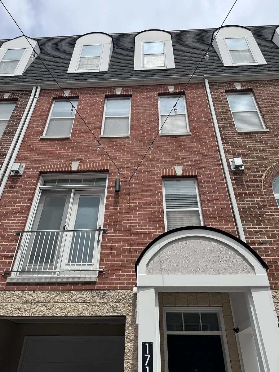 Building Photo - 1716 Mount Pleasant Ave