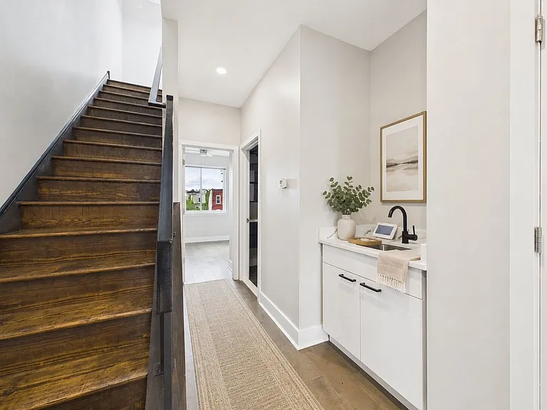 2449 Turner St — Photo 36