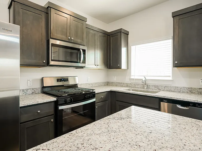 1536 Harvester Dr — Photo 7