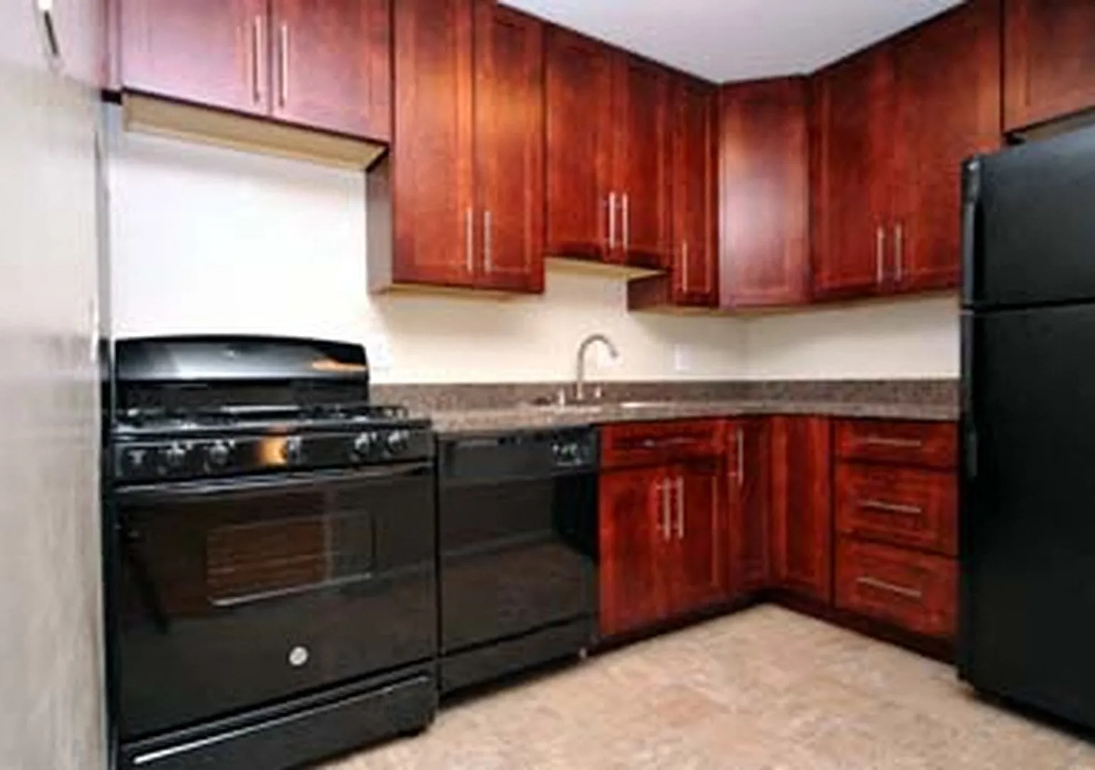 Clermont Apartments — Photo 2