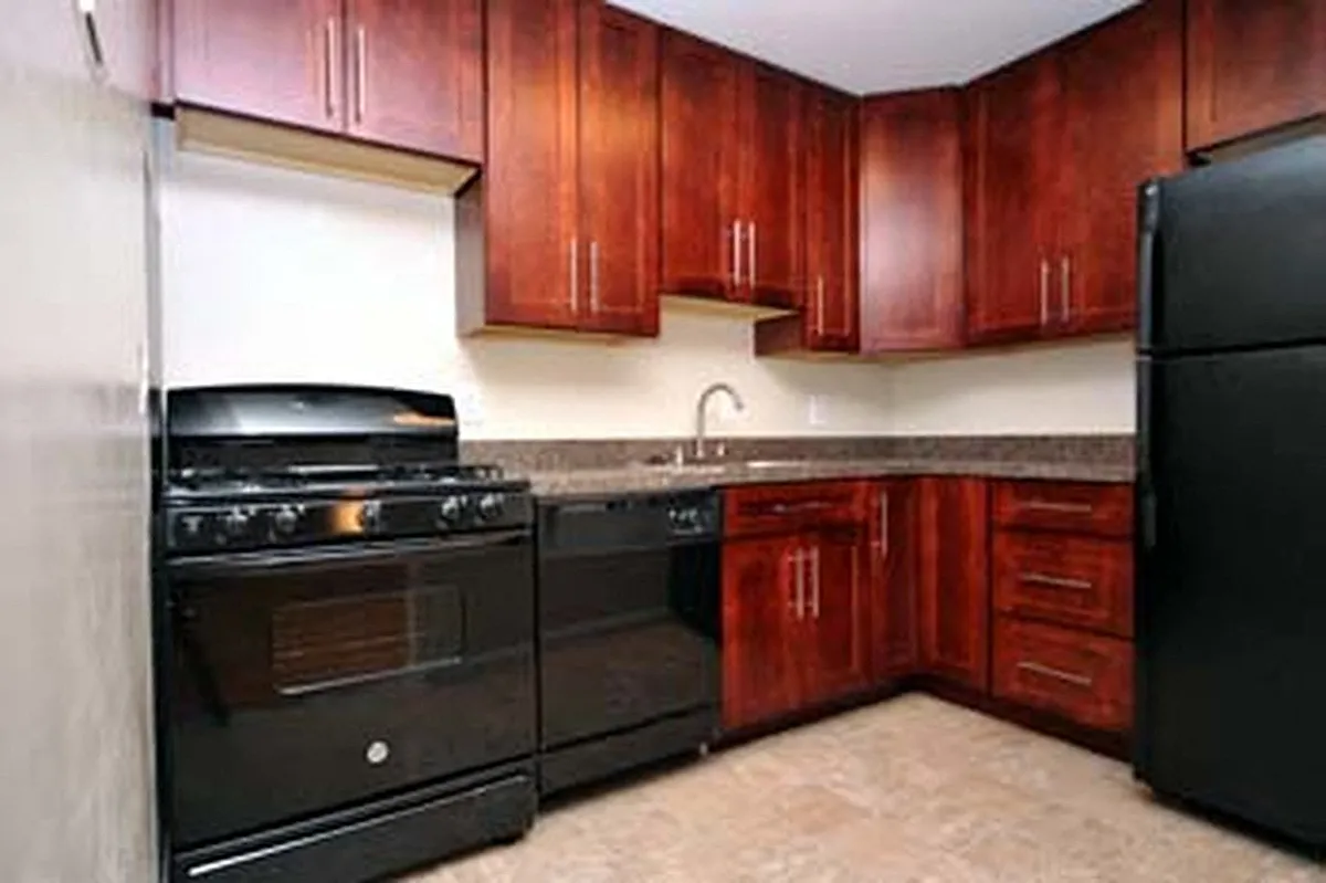 Clermont Beautiful Kitchen - Clermont Apartments