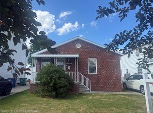 28802 Birchlawn St, Garden City, MI 48135