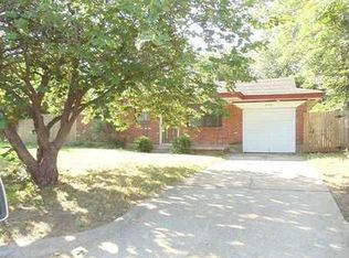 642 NW 1st St, Moore, OK 73160
