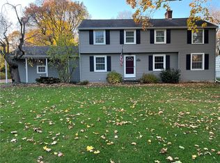 55 Ledgerock Ln, Rochester, NY 14618