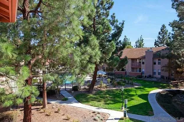 12095 Alta Carmel Ct #6 — Photo 5