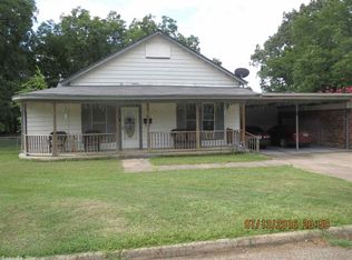 901 Woodlawn St, Warren, AR 71671