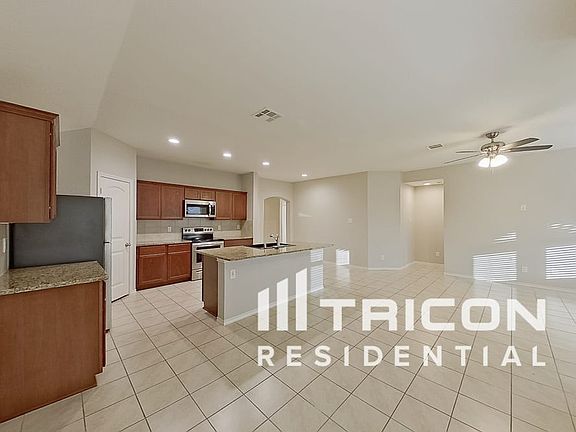 5th image of 1308 Basswood Ln